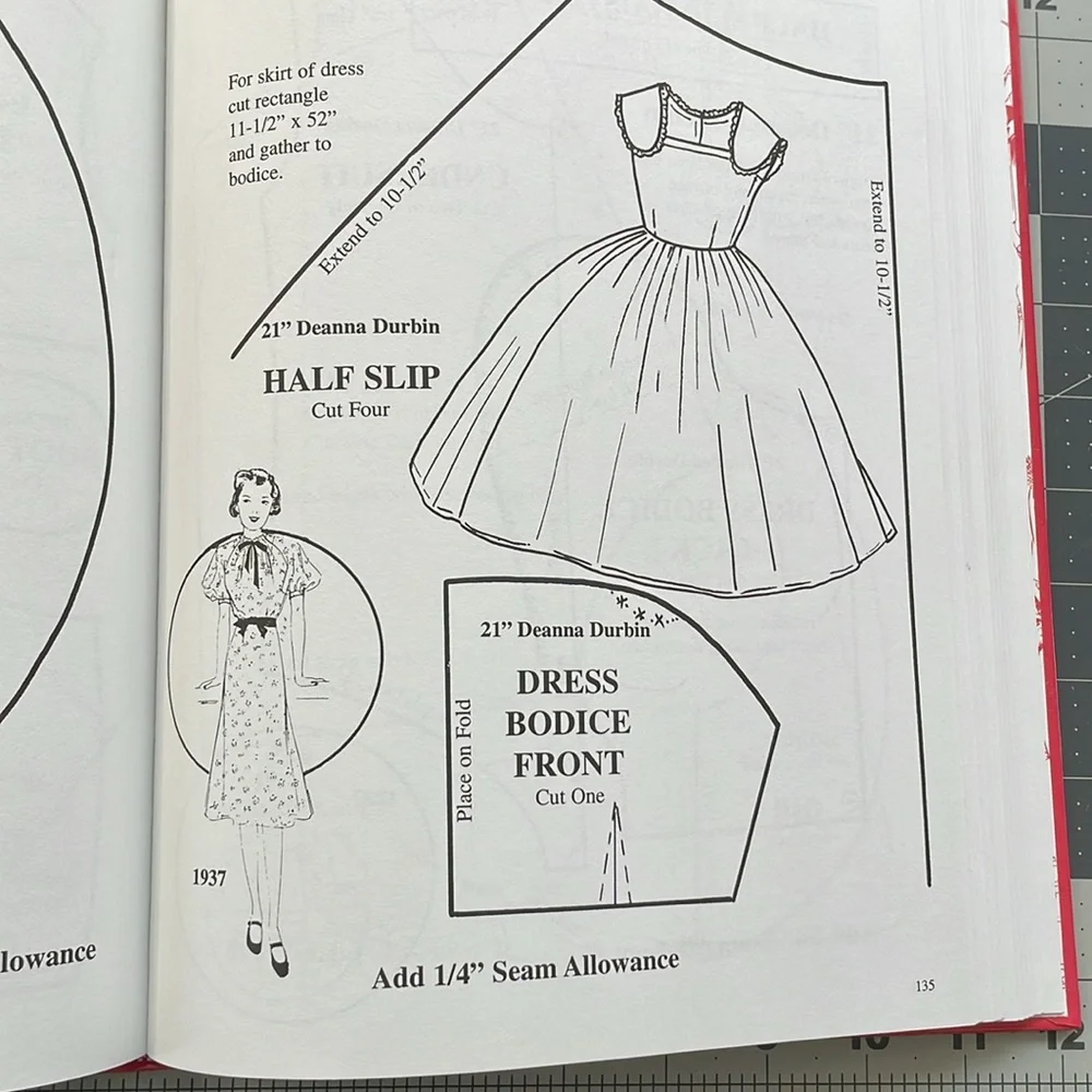Sewing 20th Century Dolls (clothes), 100 plus projects / Johana Gast Anderton